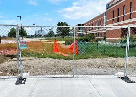 11.5 Ga Temporary Security Fencing Diameter Outer Pipes 38mm Chain Link Panels 10ft X 8ft