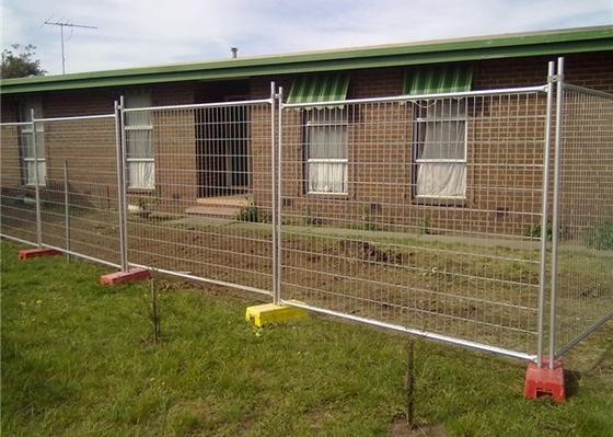 High Strength 2100x2400mm Temporary Steel Fencing For Commercial Construction